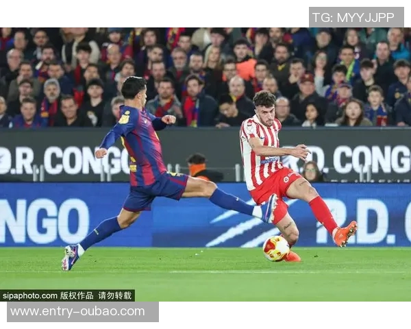 巴萨今日训练吸引众星参与巴尔德埃里克伯纳尔什琴斯尼齐聚一堂